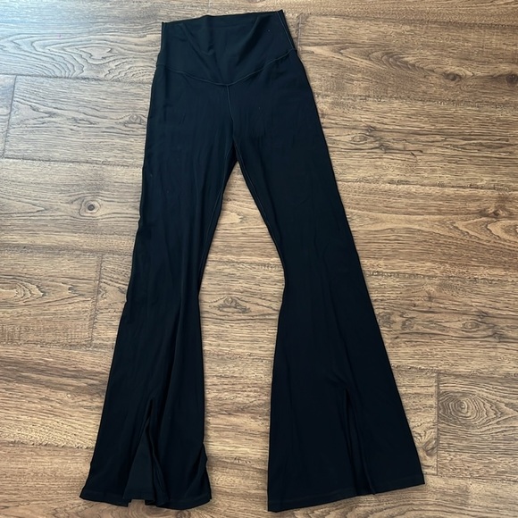 Aerie | Offline Real Me Xtra Flare Hi-Rise Split Flare Leggings Medium M Black - Picture 4 of 5
